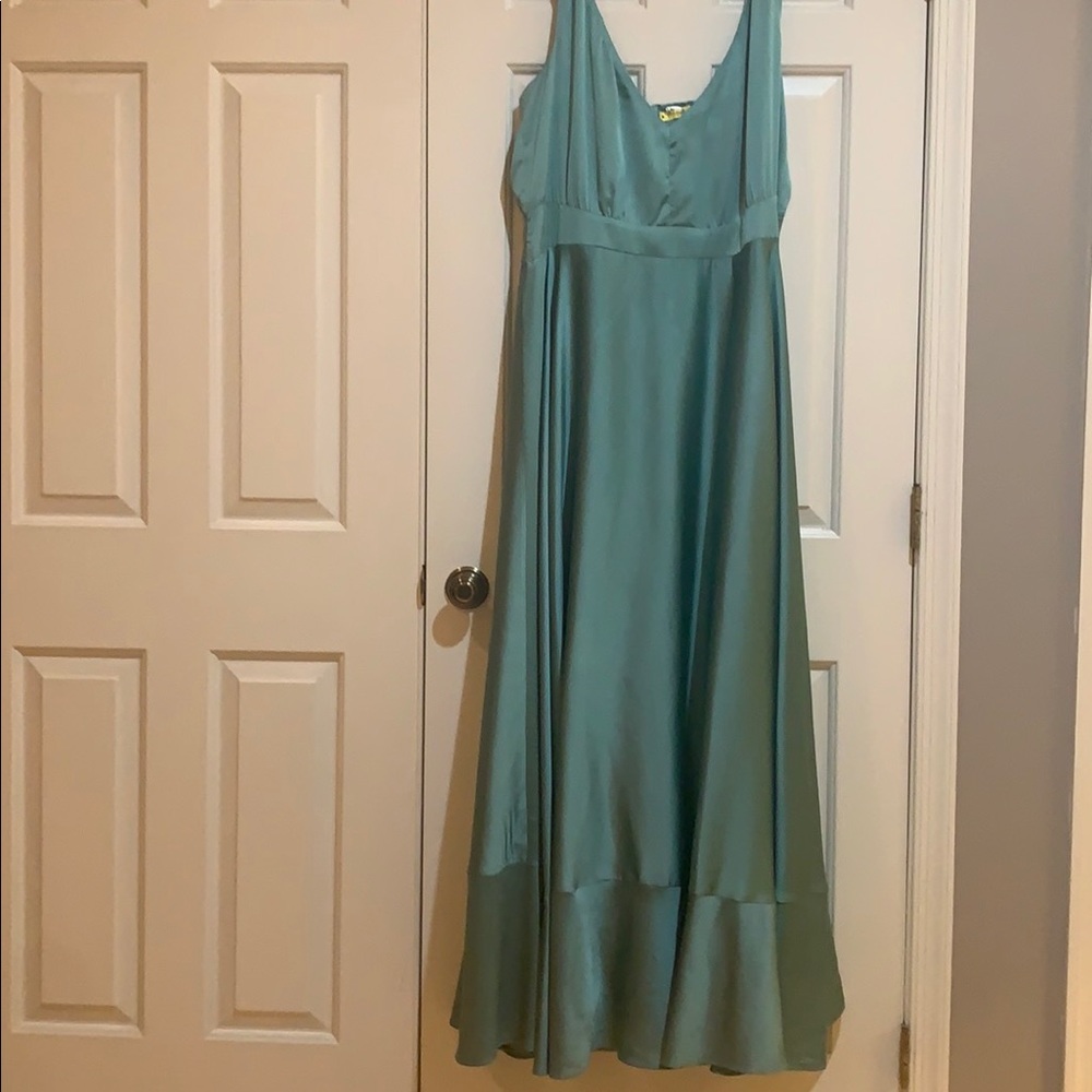 FAME & PARTNERS SAGE GREEN DRESS